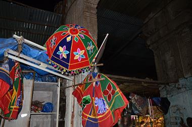 Bazaar near Meenakshi Temple, Madurai,_DSC_8007_H600